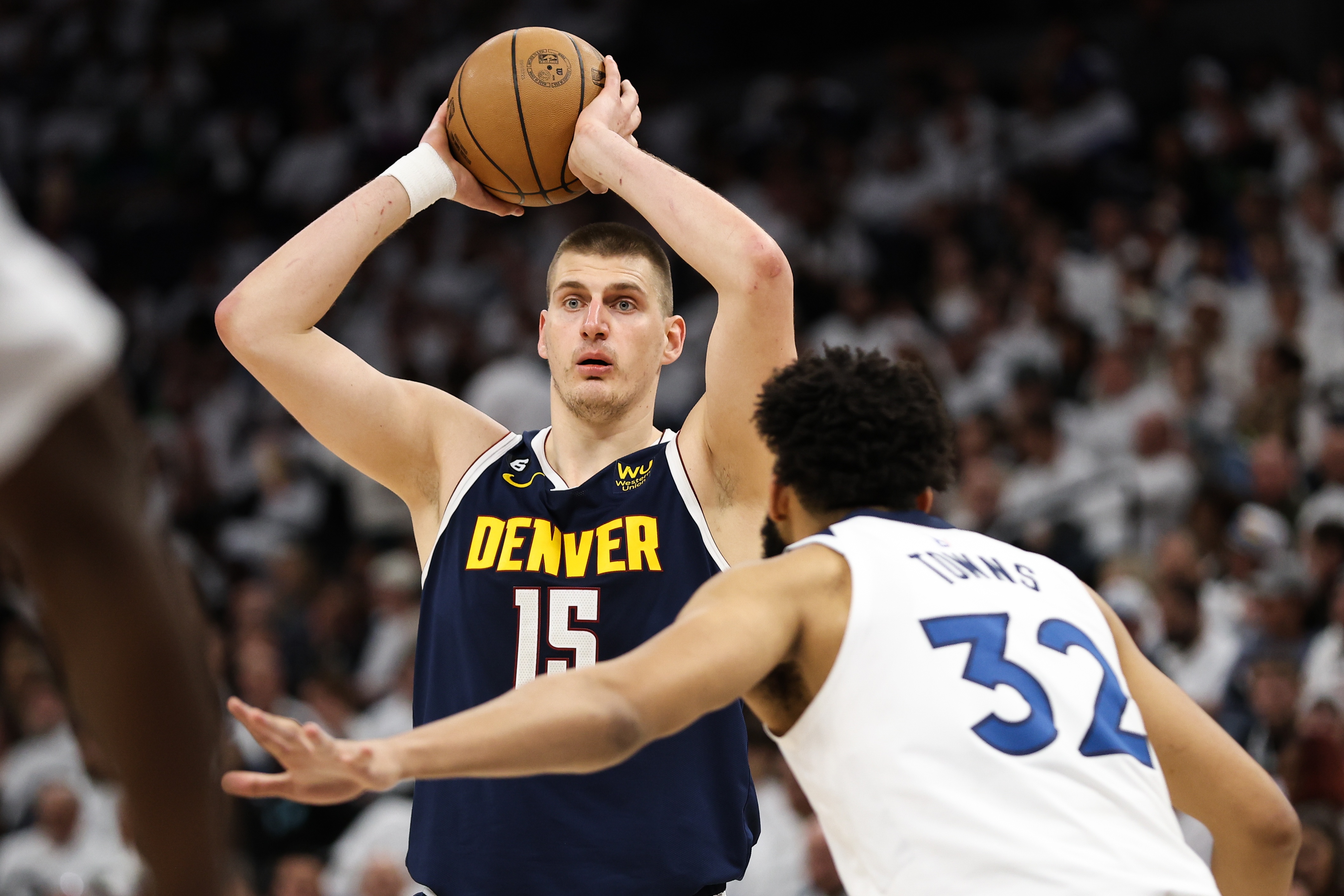 包含布莱顿训练开放日，转会期远射贴柱引欢呼，NBA季后赛在即，球队文化再被提及的词条-开云体育