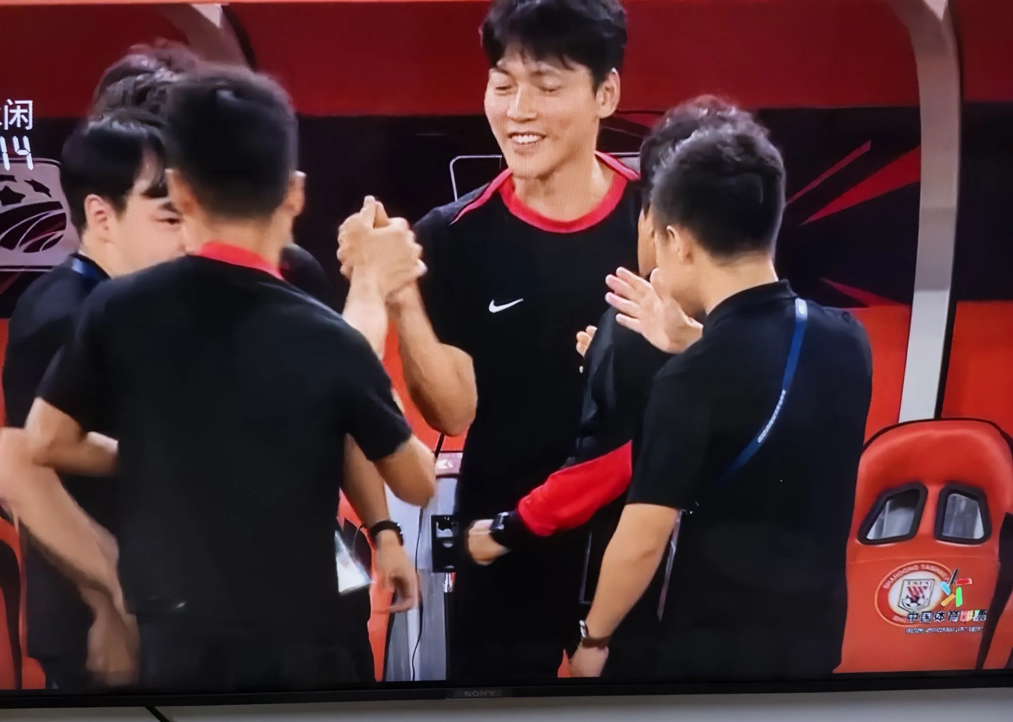 关于冲刺阶段国王杯传出新动向；山东泰山内部沟通；管理层表态：引发热议；医务组通报恢复的信息